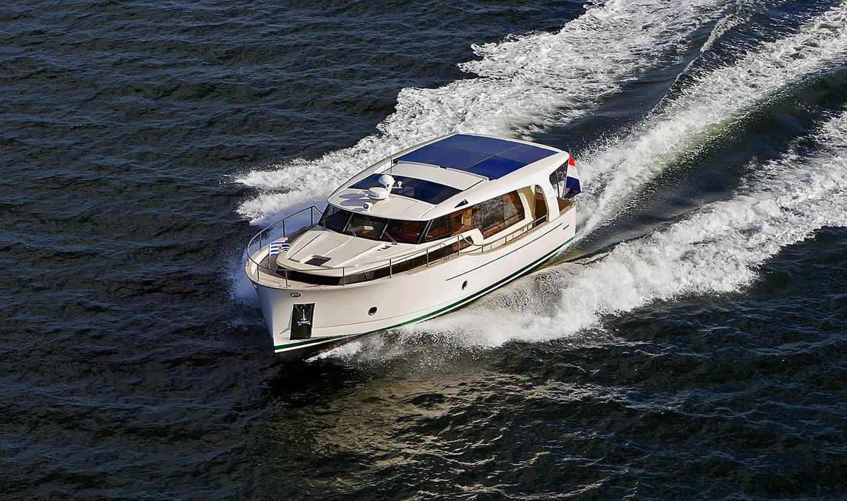 Greenline Yachts 40 Hybrid 2013 boat specs