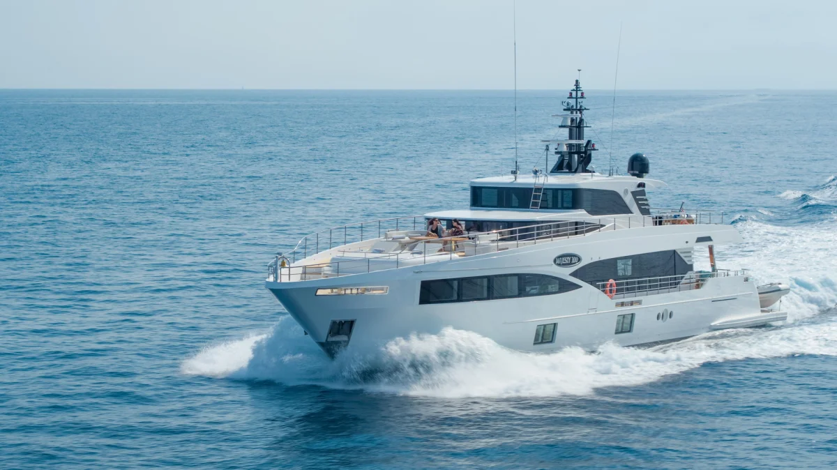 Gulf Craft ONGOING BUILD- Majesty 100 2022 boat specs