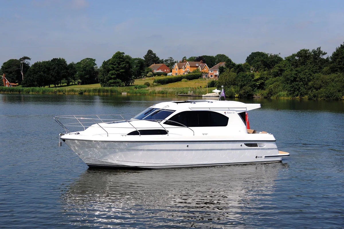 Haines Marine 32 Sedan Sedan 2019 boat specs