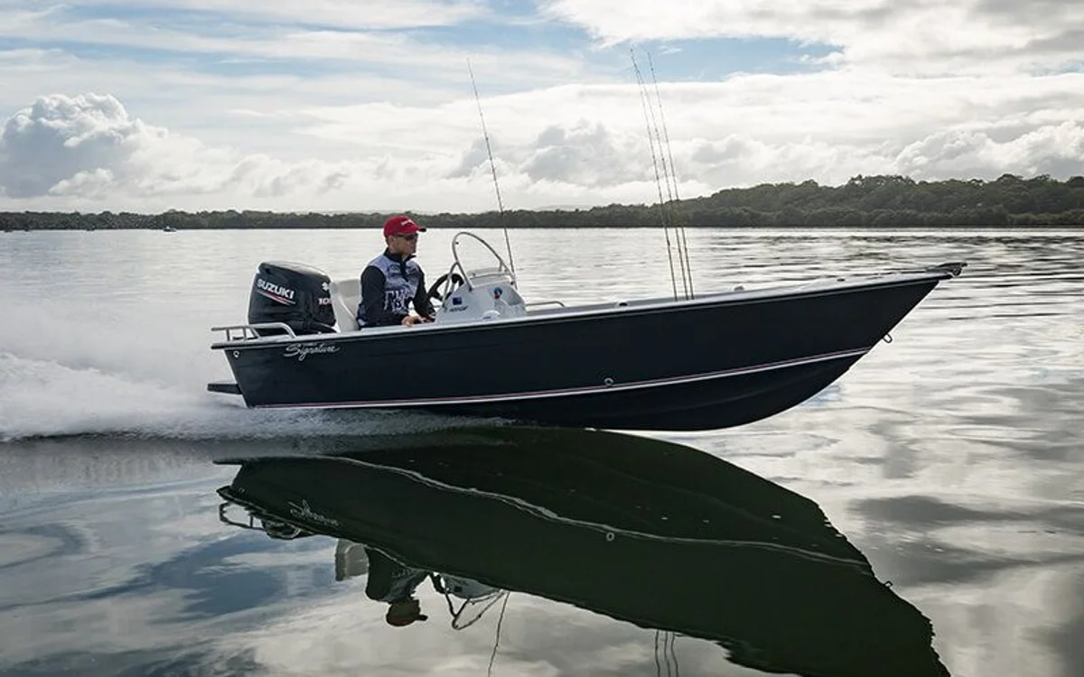 Haines Signature 485SF 2023 boat specs