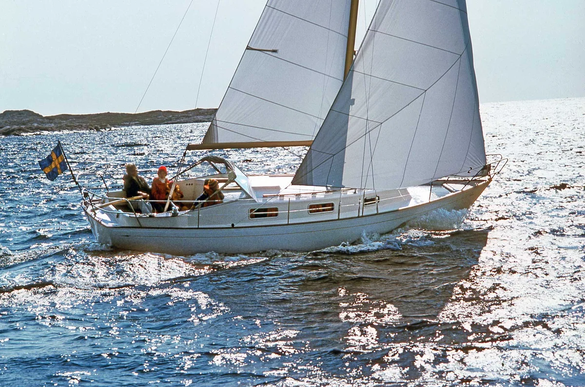 Hallberg - Rassy 31 Monsun 1973 boat specs