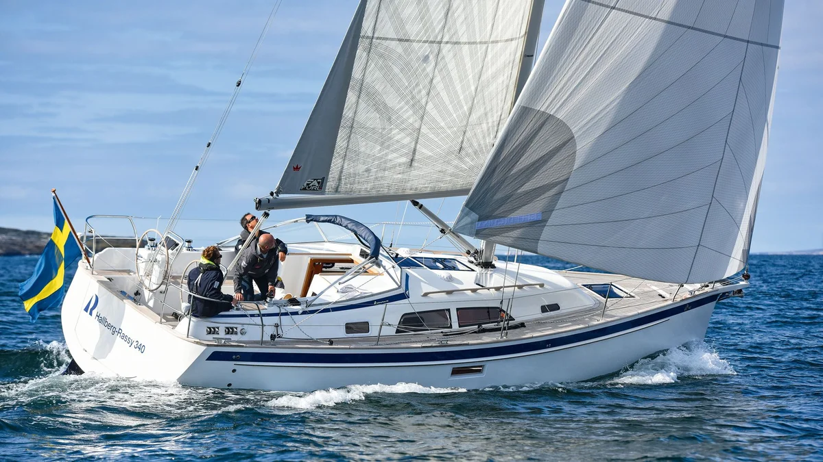 Hallberg - Rassy 340 2017 boat specs