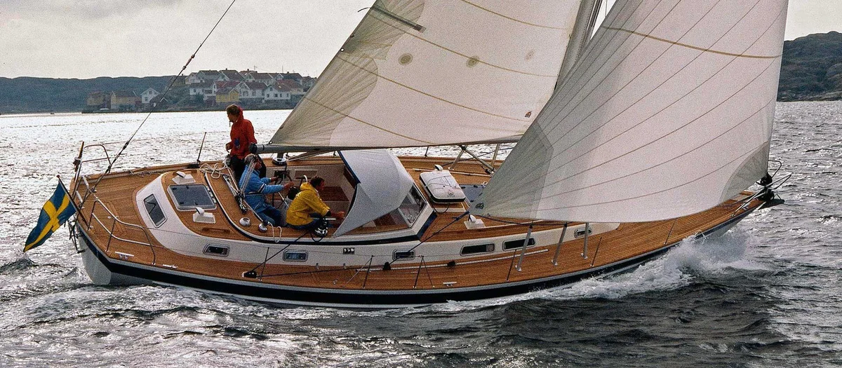 Hallberg - Rassy 42F 1991 boat specs