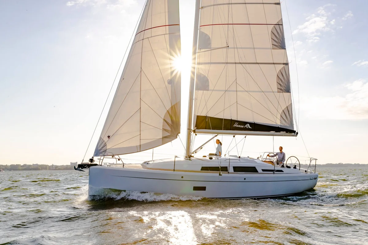 Hanse Yachts 348 Furling mainsail 2018 boat specs