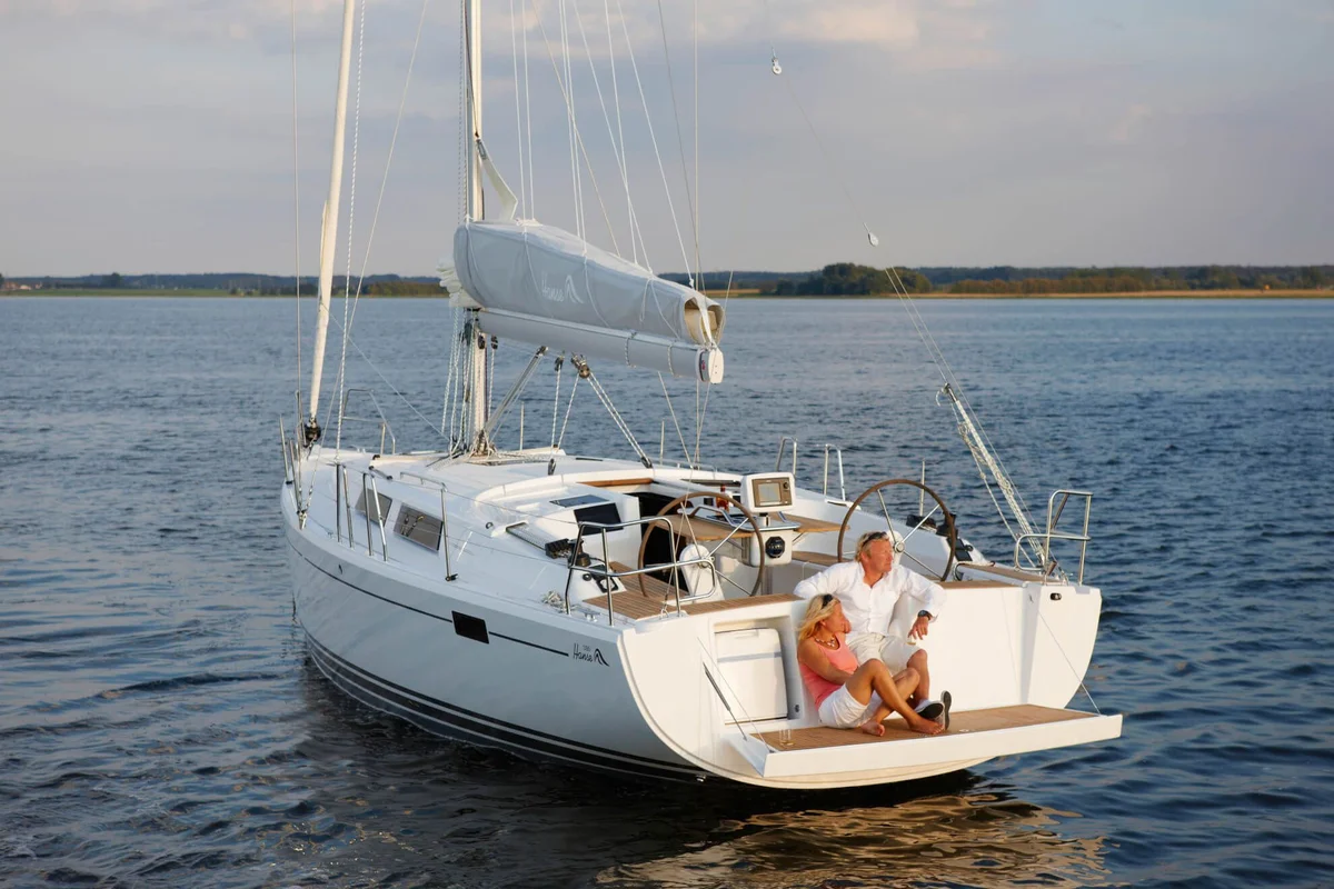 Hanse Yachts 385 Standard 2011 boat specs