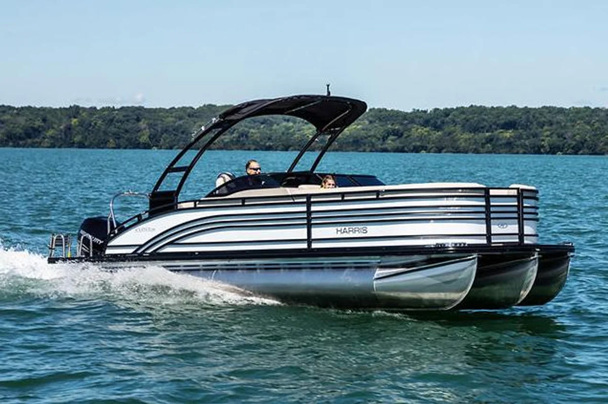 Solstice 230 Boat Specs