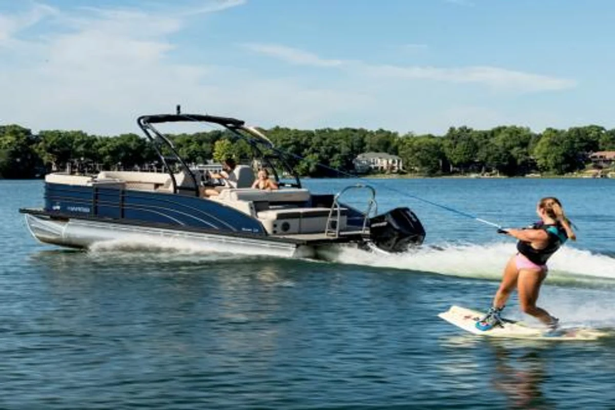 Harris Boats Sunliner 250 Sport 2021 boat specs