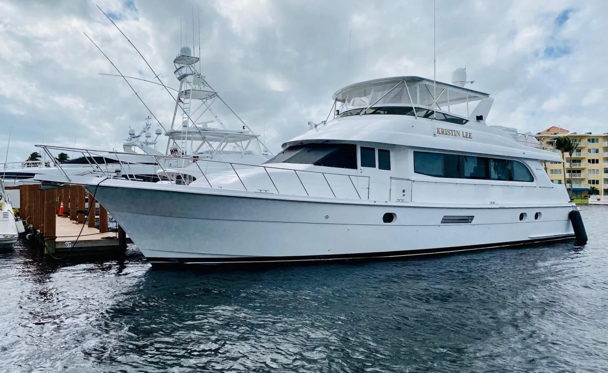 Hatteras Yachts 75 Cockpit Motor Yacht 2001 boat specs