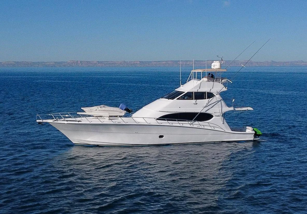 Hatteras Yachts Convertible 2011 boat specs