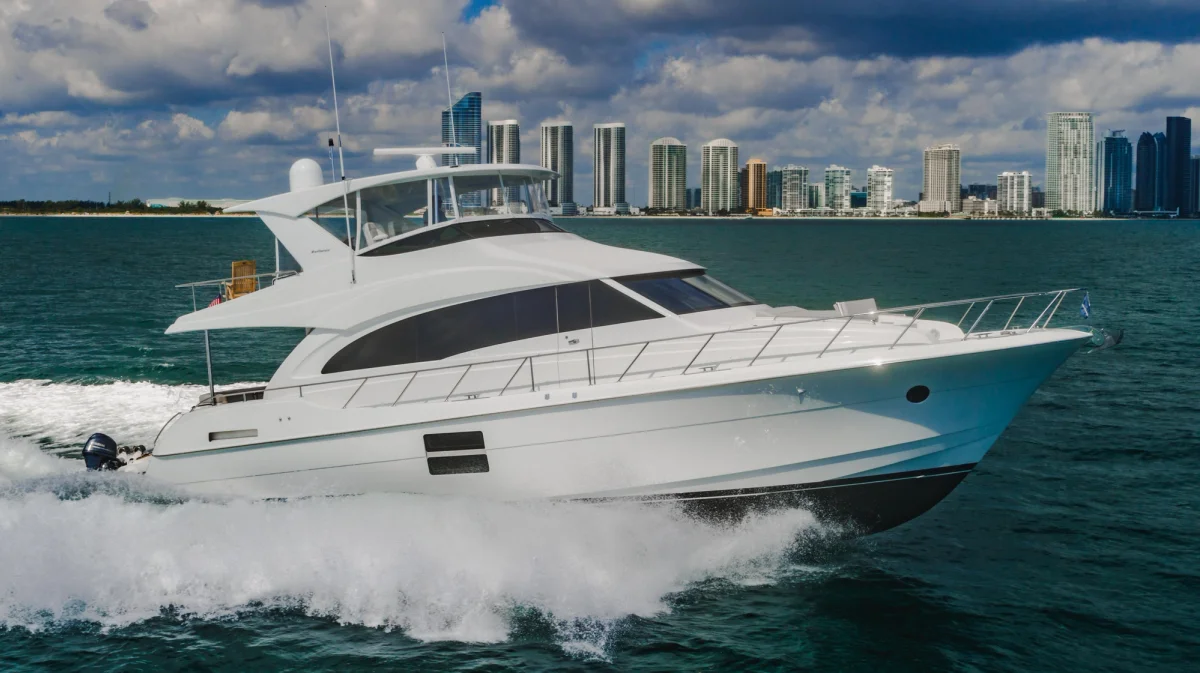 Hatteras Yachts M60 Flybridge 2019 boat specs