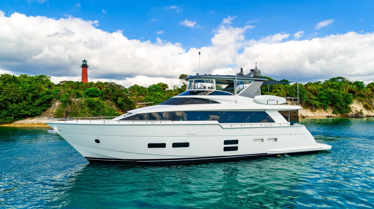 Hatteras Yachts M75 Panacera 2017 boat specs