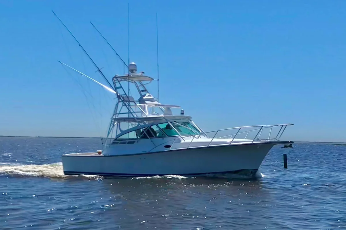 Henriques Yachts 35 Express 2022 boat specs