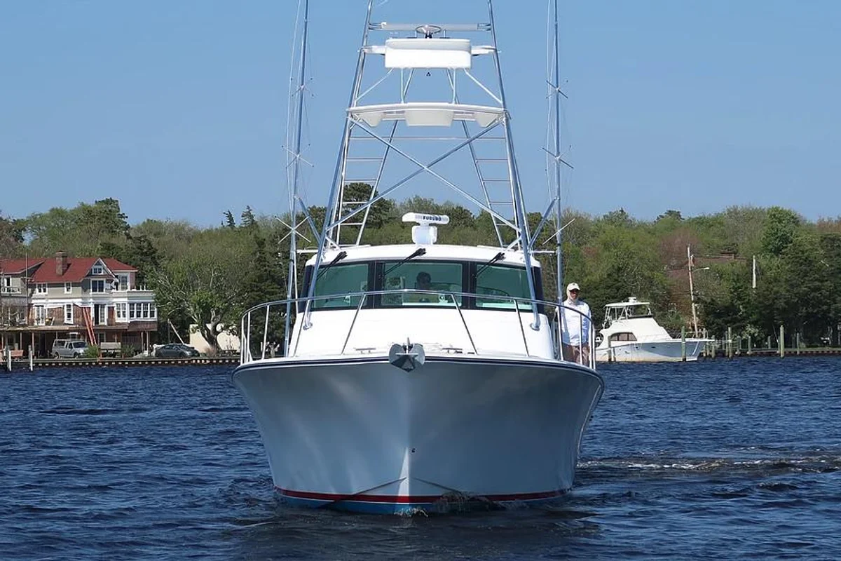 Henriques Yachts 50 Express 2022 boat specs