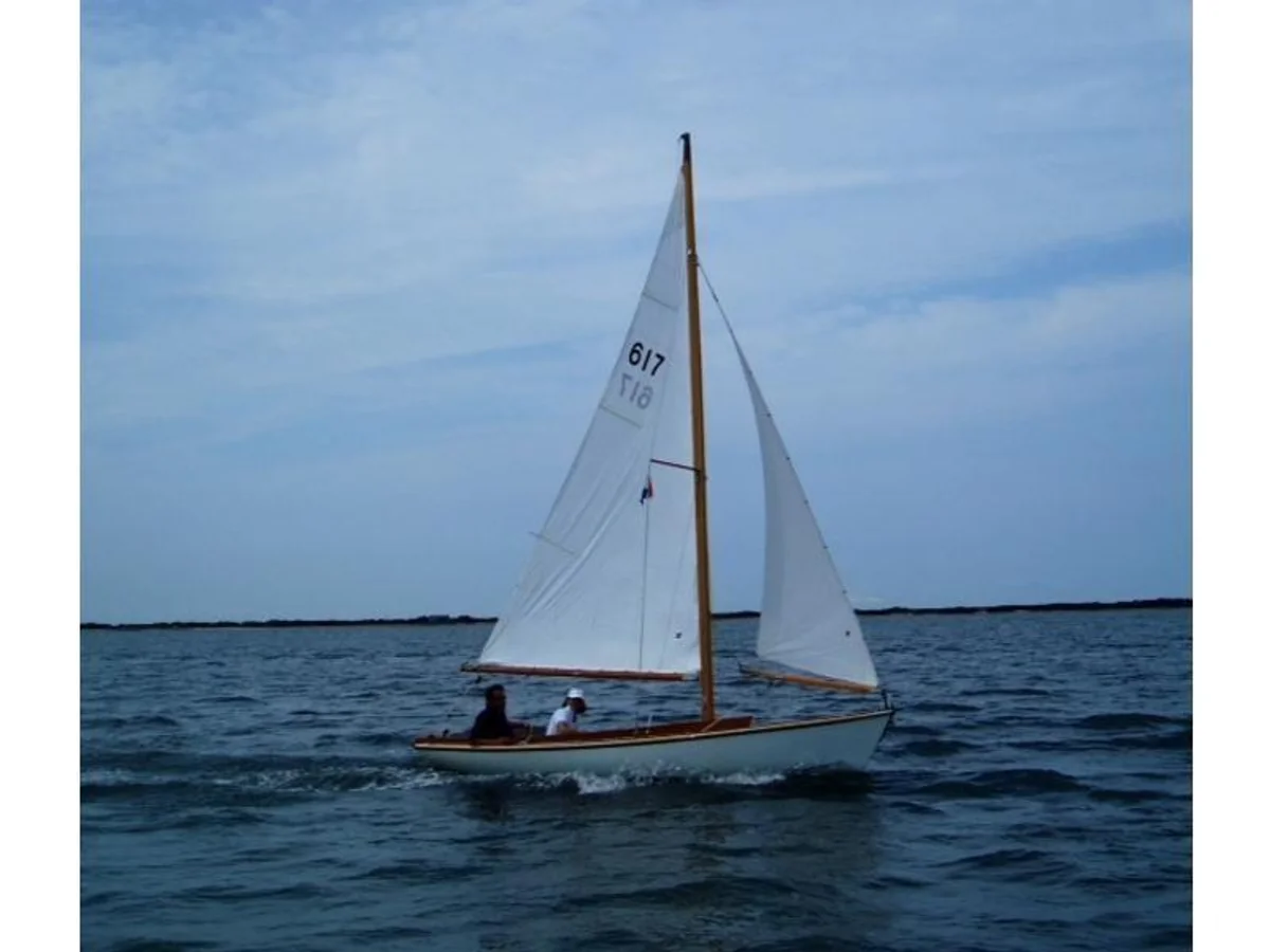 Buzzards Bay 14 Boat Specs