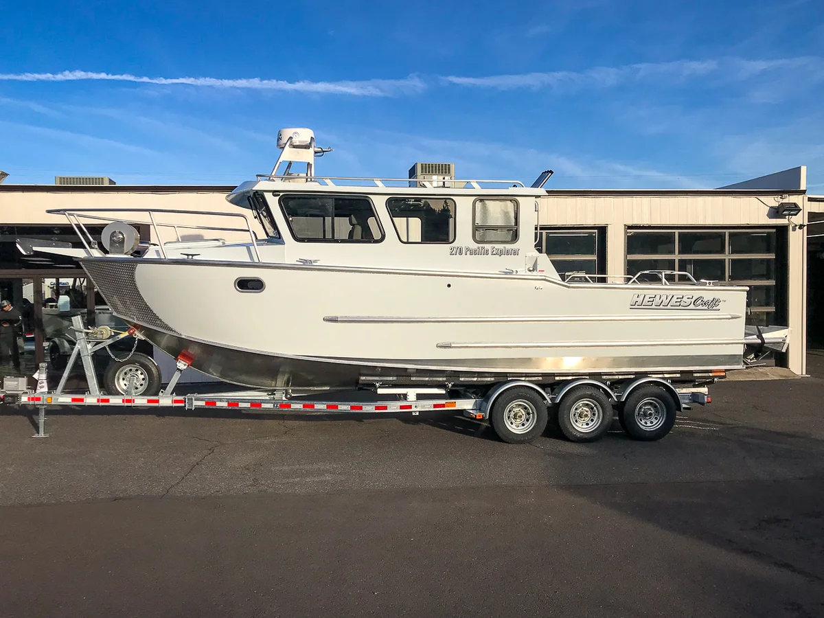 270 Pacific Explorer - ON ORDER Boat Specs
