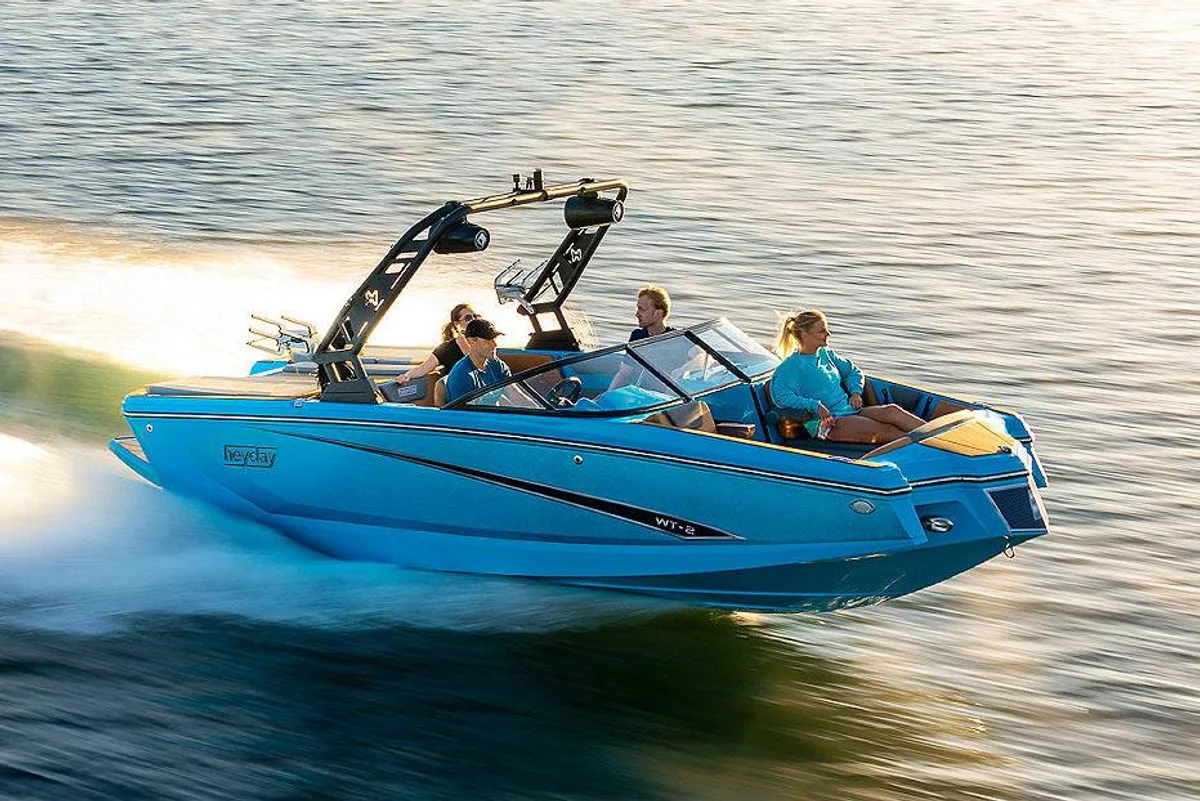 Heyday WT-2DC 2022 boat specs
