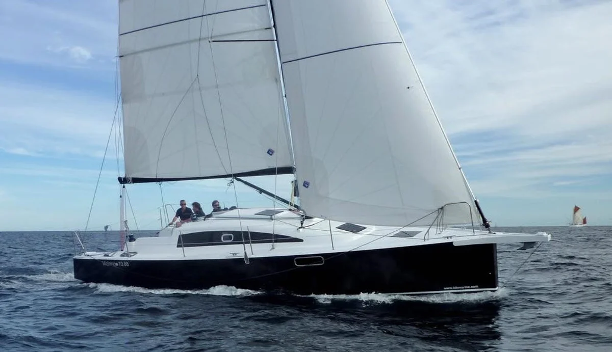 Malango 1088 Swing keel Boat Specs