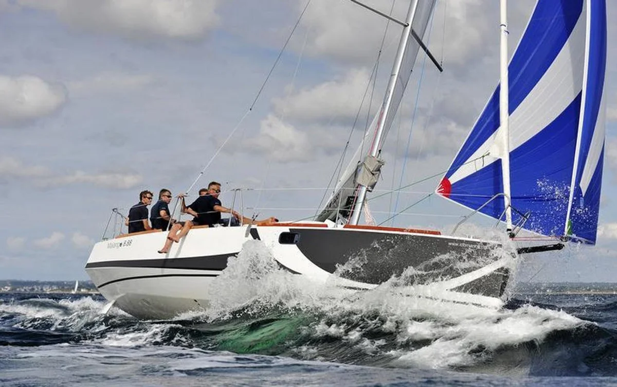 Malango 888 Swing keel Boat Specs