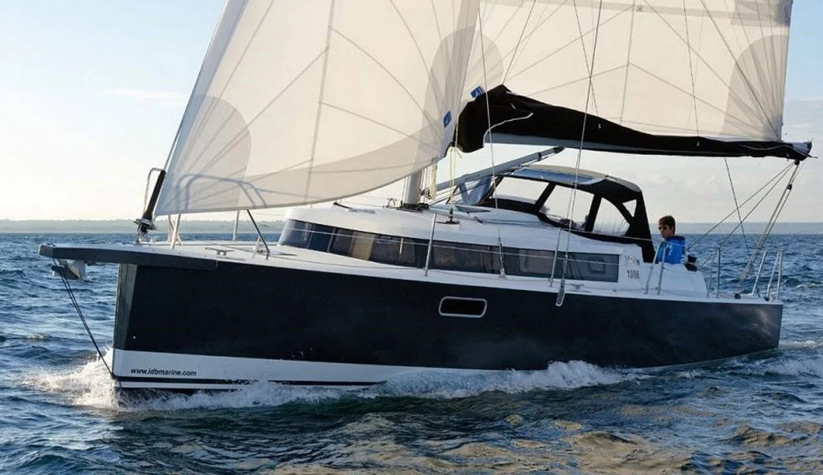 Mojito 1088 Swing keel Boat Specs