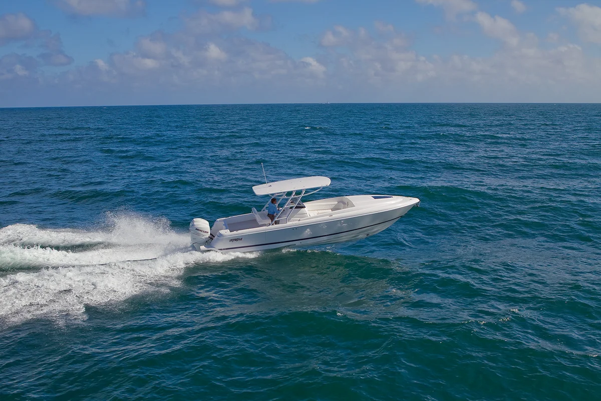 Intrepid Powerboats 327 Valor 2022 boat specs