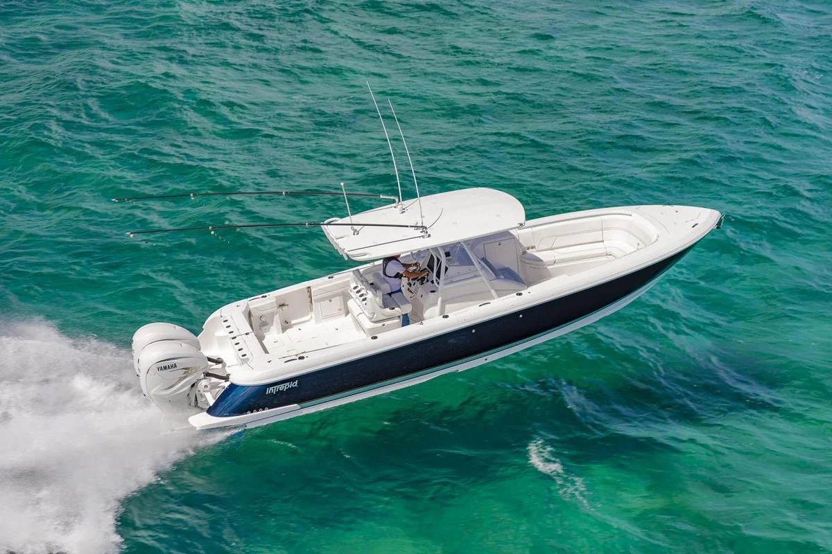 Intrepid Powerboats 345 Nomad Fe 2022 boat specs