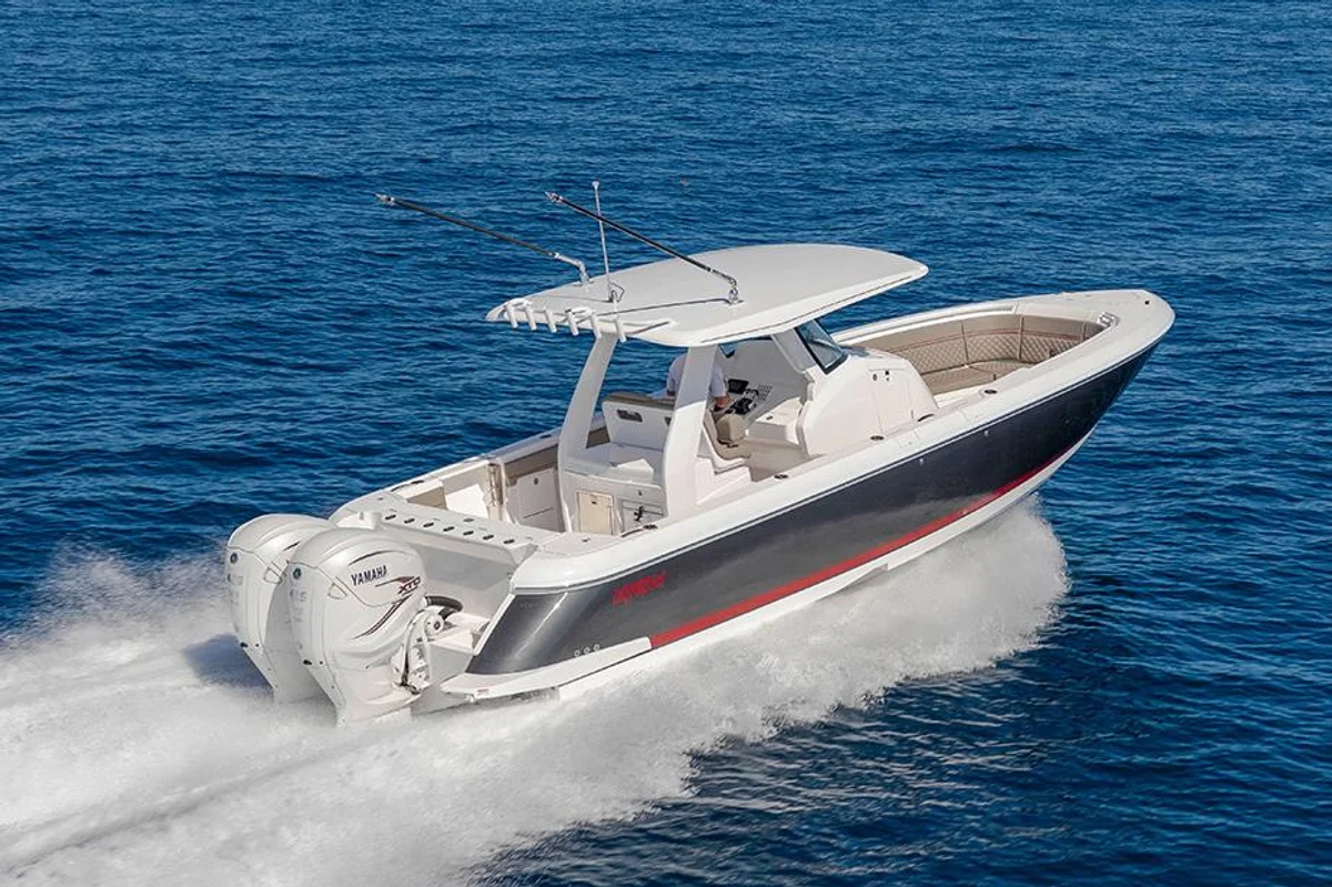 Intrepid Powerboats 345 Nomad Se 2022 boat specs