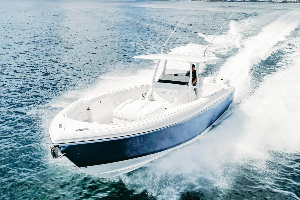 Intrepid Powerboats 407 Nomad Fe 2022 boat specs
