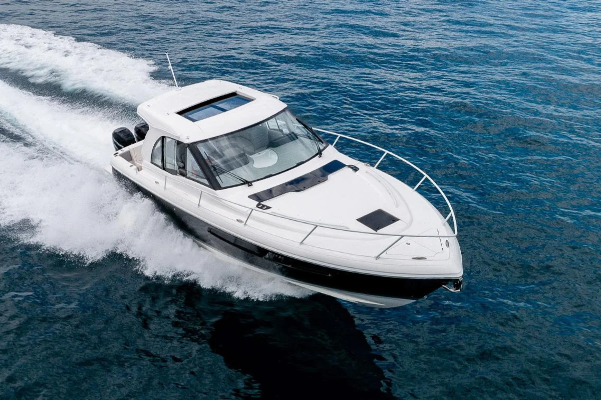 Intrepid Powerboats 410 Evolution 2022 boat specs