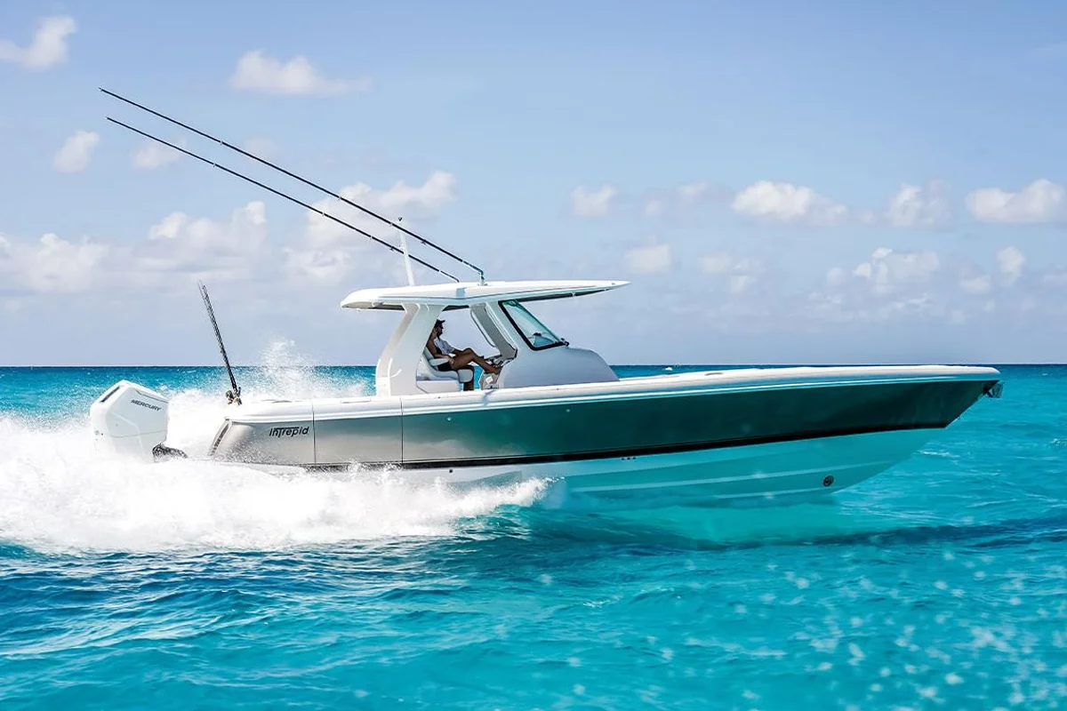 Intrepid Powerboats 427 Nomad Fe 2022 boat specs