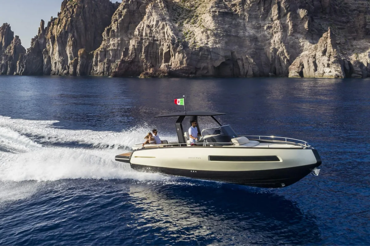 Invictus Yacht GT280 GT 2018 boat specs