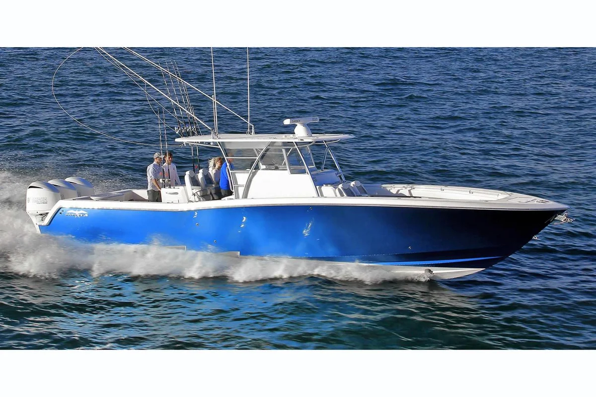 Invincible Boats 42 Center Cabin 2022 boat specs