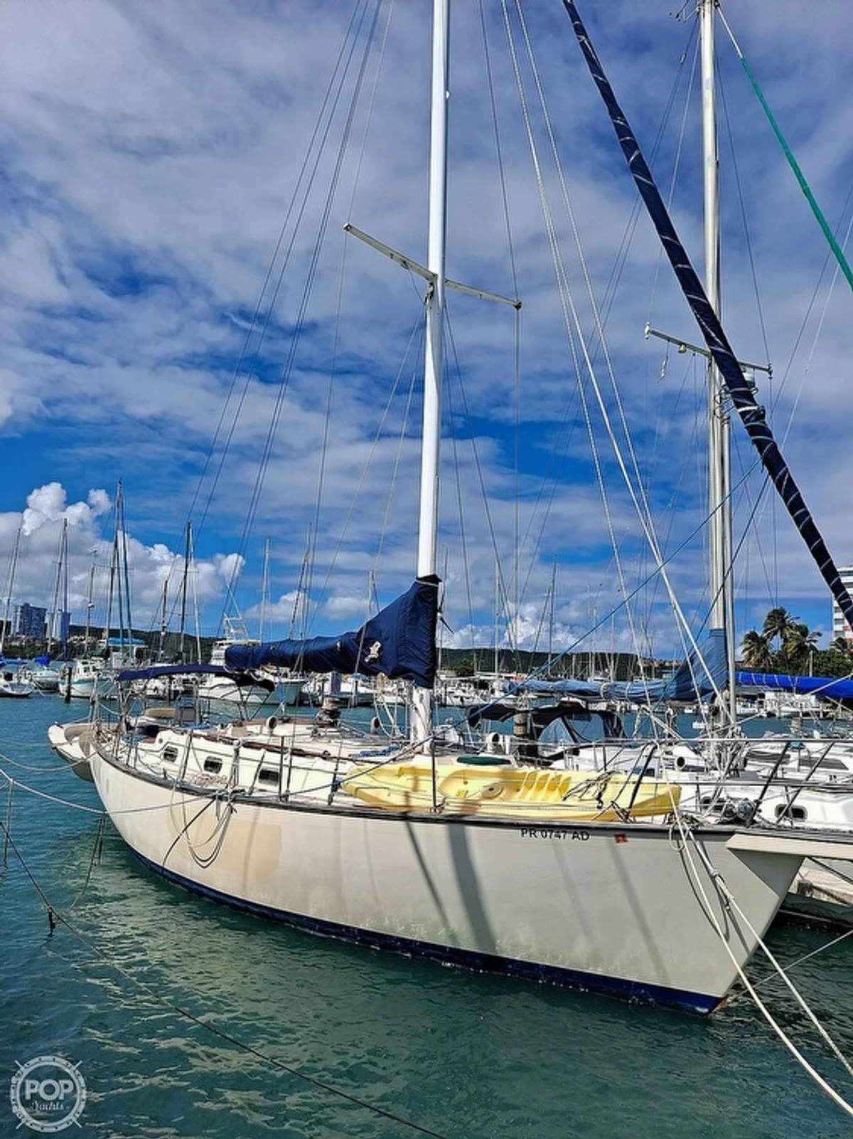 Island Packet Yachts 38 1990 boat specs