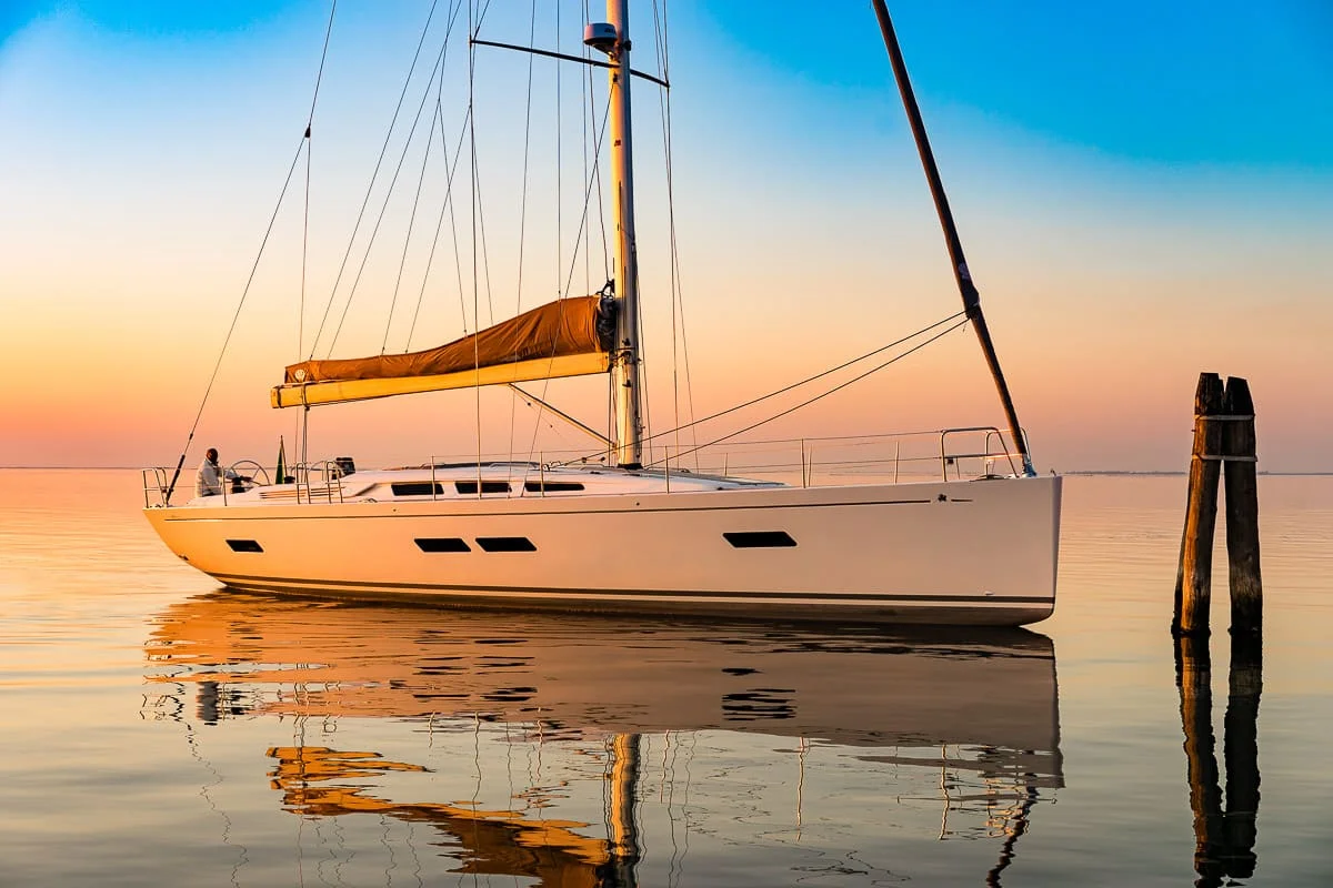 Italia 15.98 Boat Specs