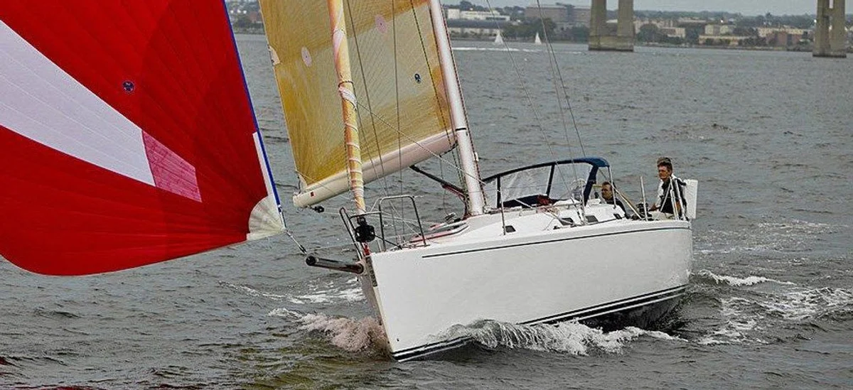J Boats J/133 2004 boat specs