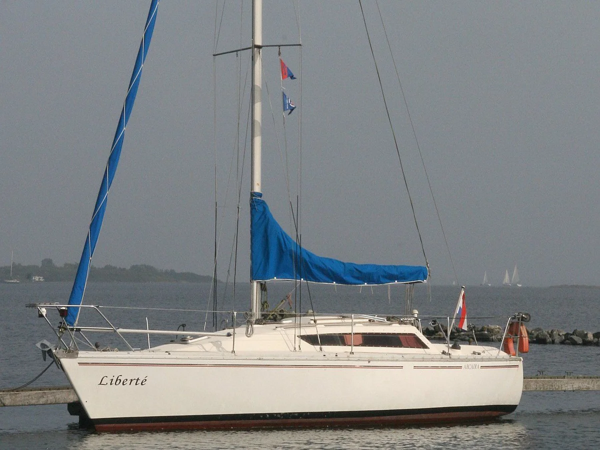 Jeanneau Arcadia Fin keel 1983 boat specs