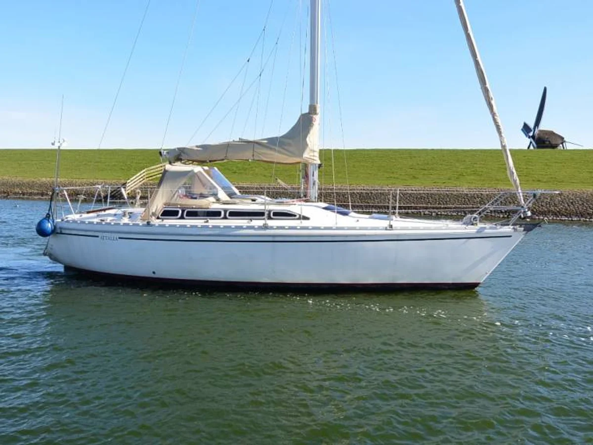 Jeanneau Attalia 1983 boat specs