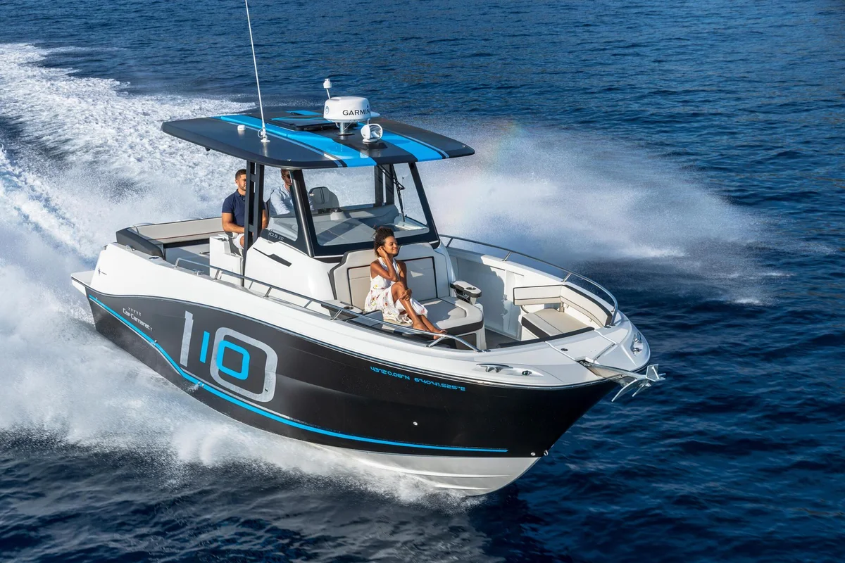 Jeanneau Cap Camarat 10.5 CC 2022 boat specs