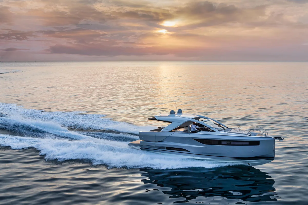 Jeanneau DB/43 IB 2023 boat specs