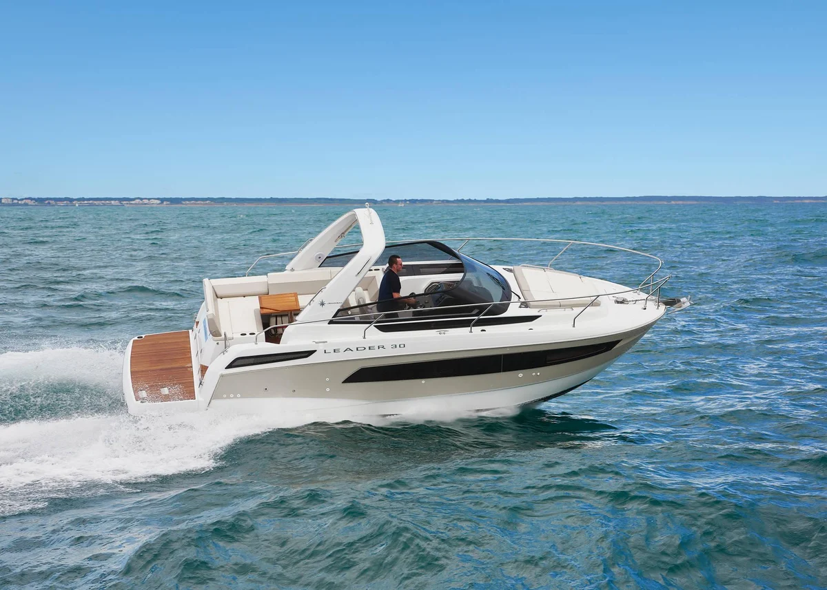 Jeanneau Leader 30 2017 boat specs