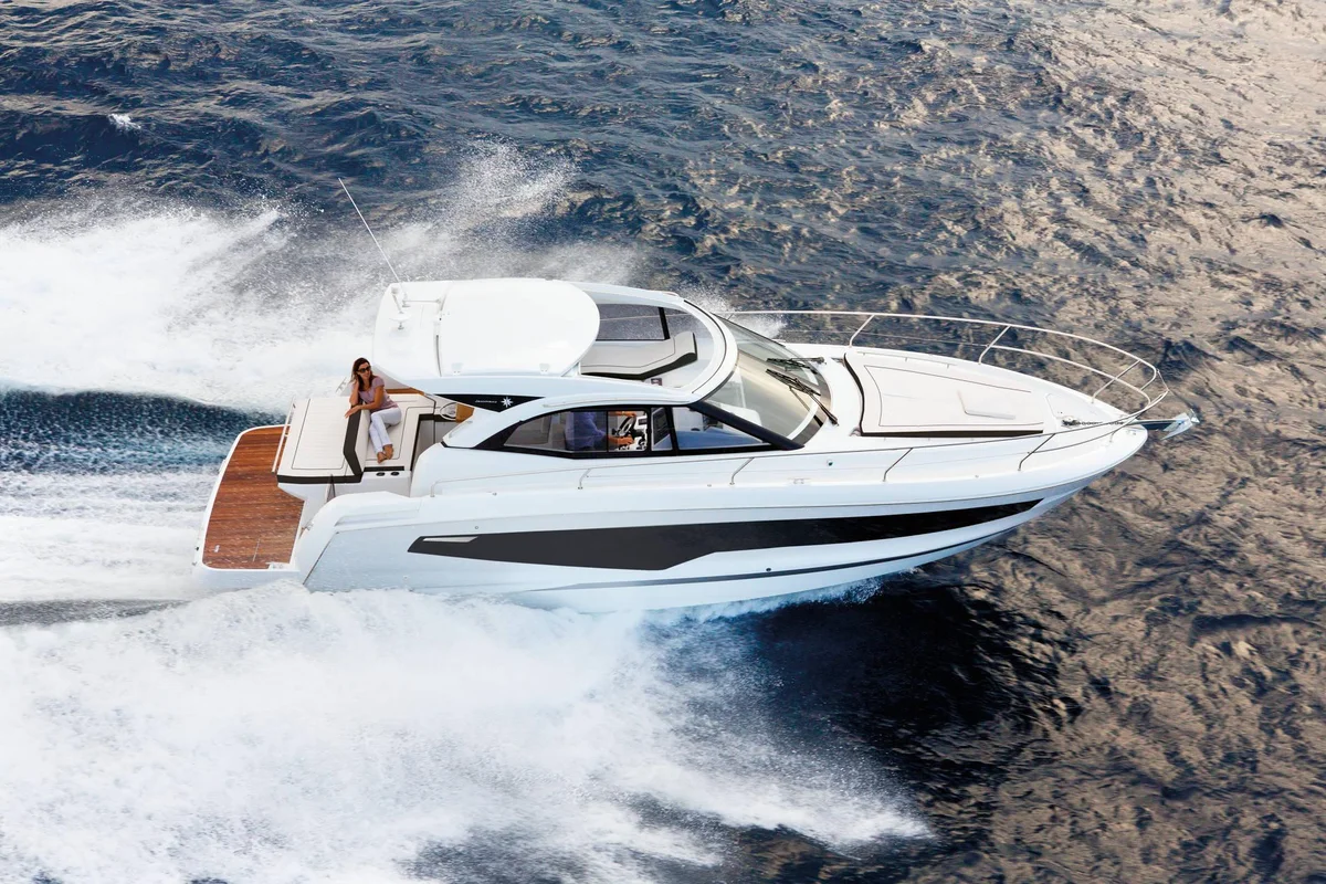 Jeanneau Leader 36 2017 boat specs