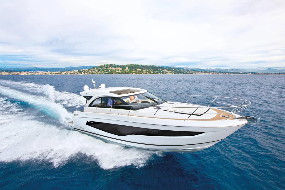 Jeanneau Leader 46 2021 boat specs