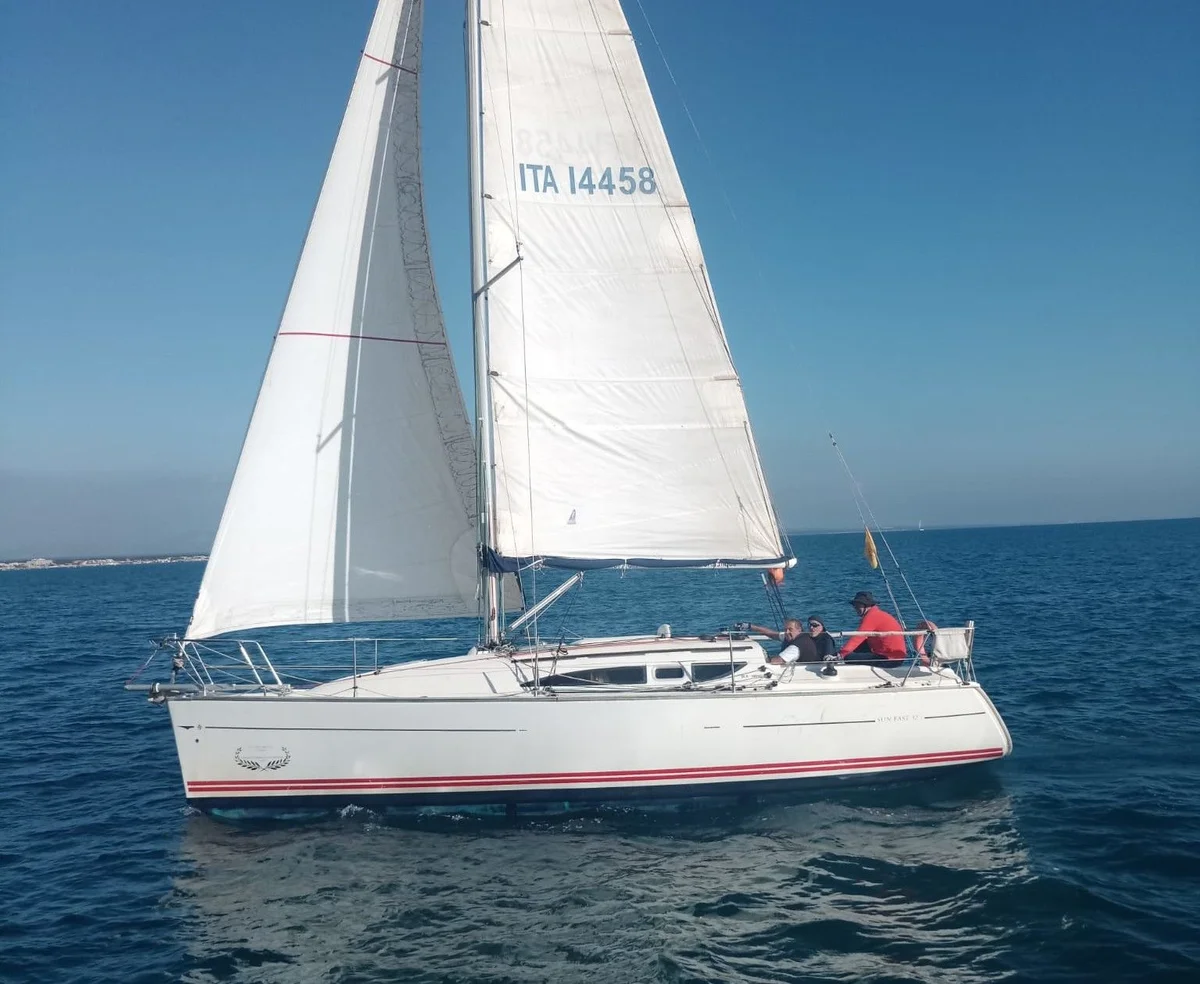 Jeanneau Sun Fast 32 1993 boat specs
