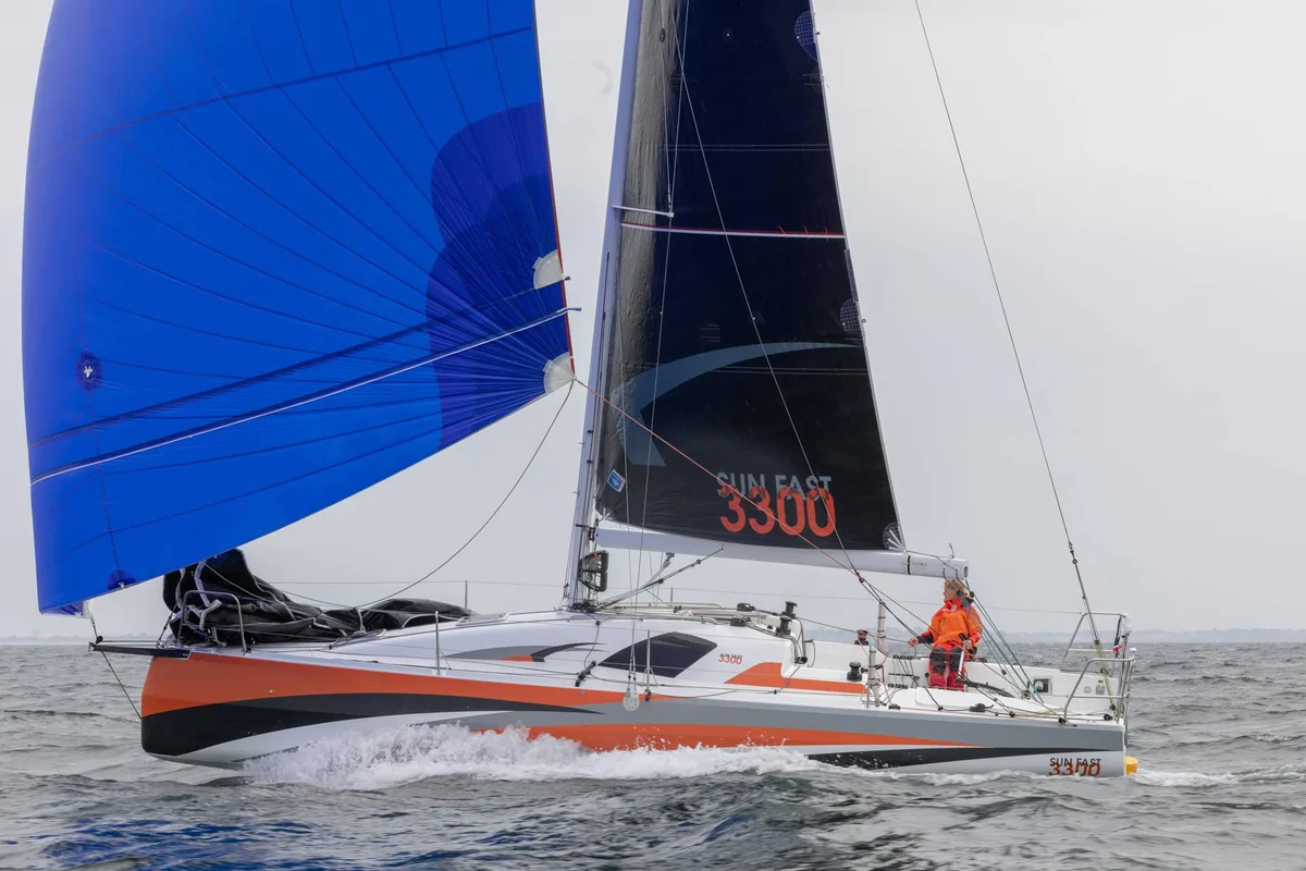 Jeanneau Sun Fast 3300 2022 boat specs