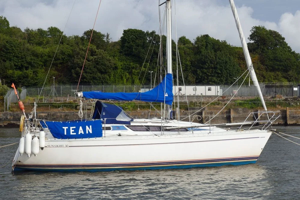 Jeanneau Sun Light 30 1986 boat specs