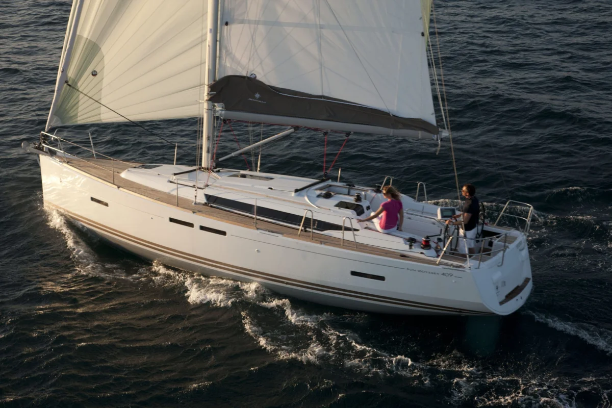 Jeanneau Sun Odyssey 409 2010 boat specs