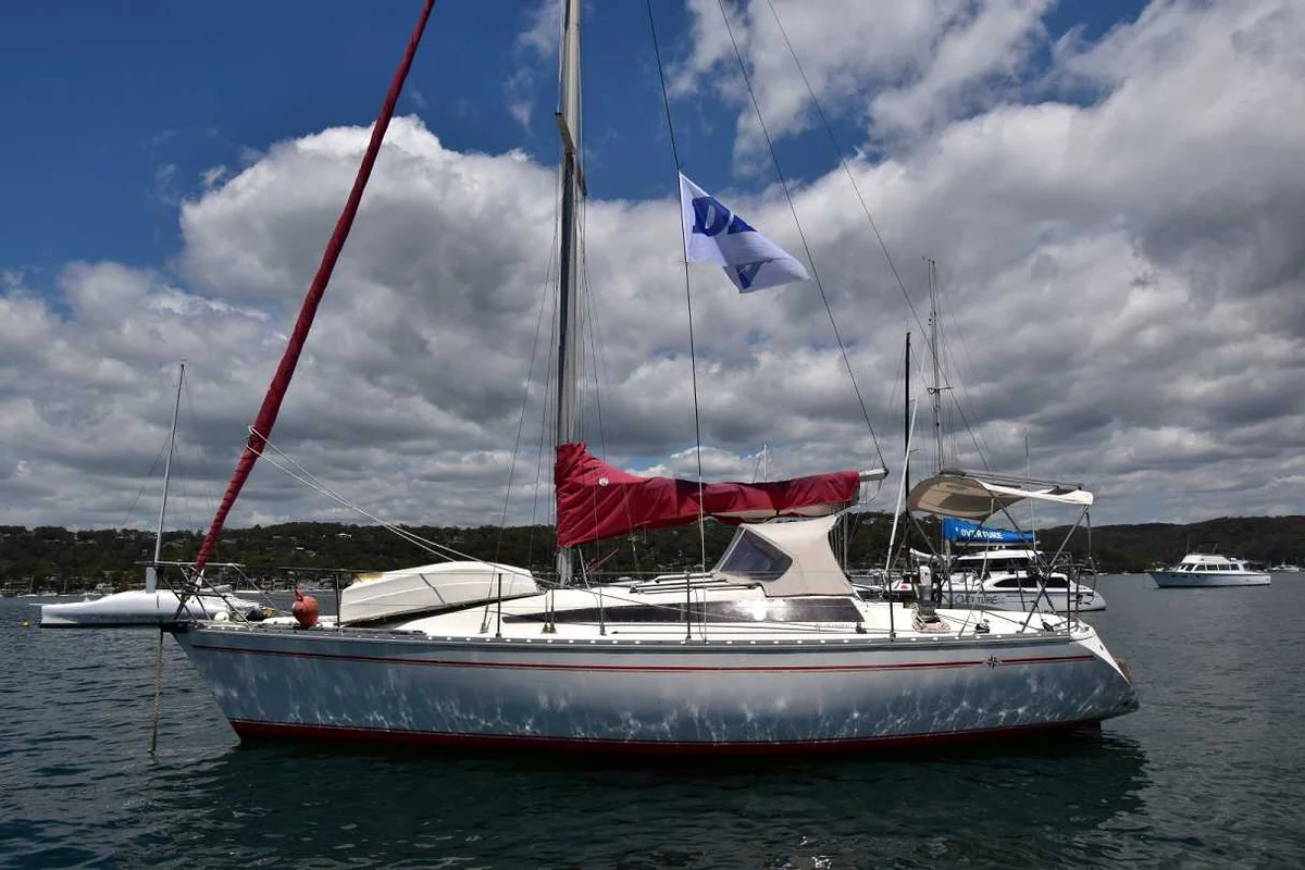 Jeanneau Sun Rise 34 1984 boat specs