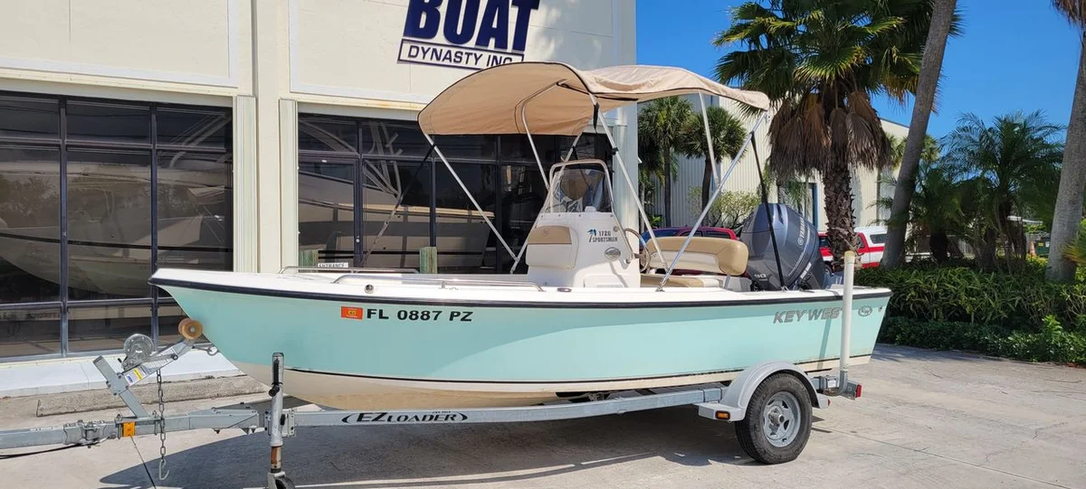 1720 Center Console Boat Specs