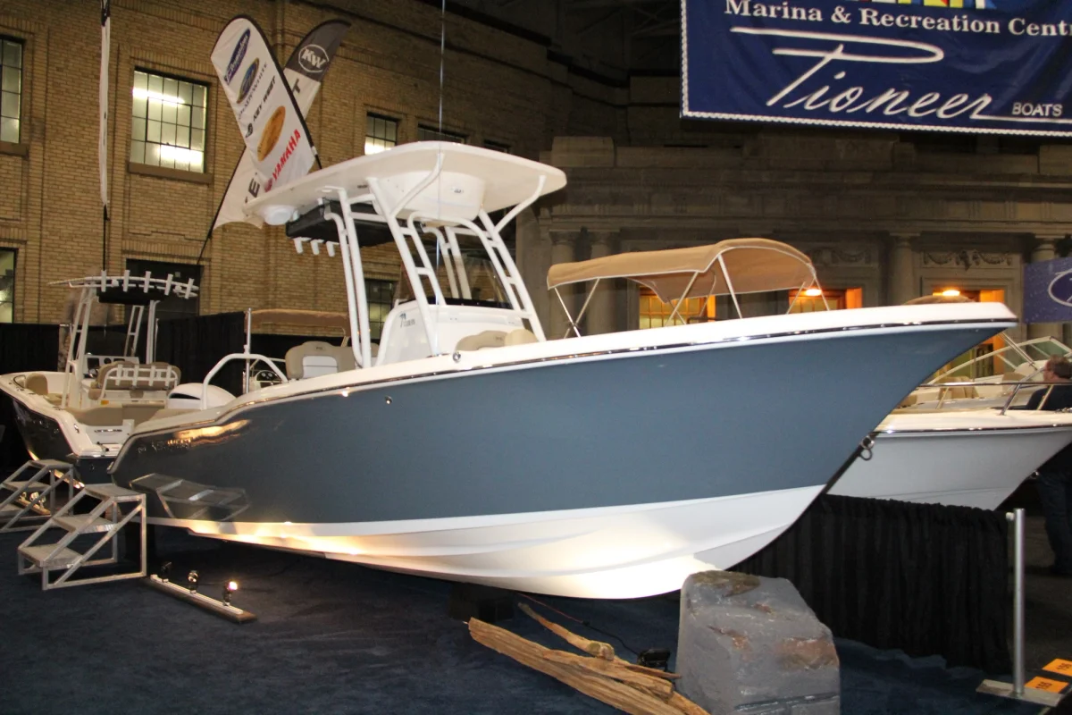 239 FS Boat Specs