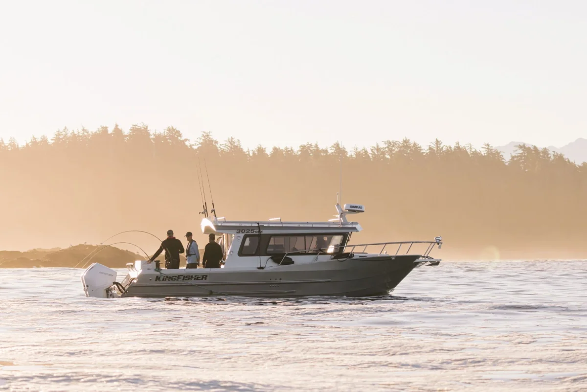 3025 GFX - Offshore Boat Specs