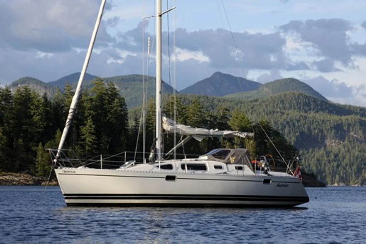 Elite 326 - Shoal draft Boat Specs